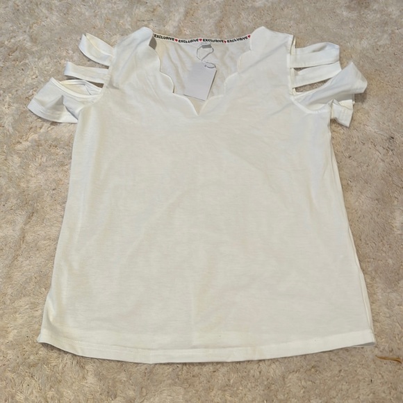 White cut out shoulder shirt - Picture 1 of 2